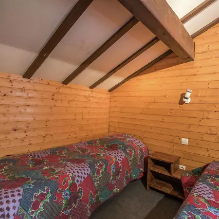Lovely Chalet In With Balcony *