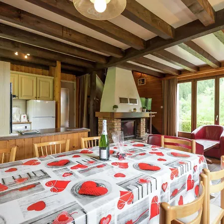 Lovely Chalet In With Balcony 샬레 라브레세