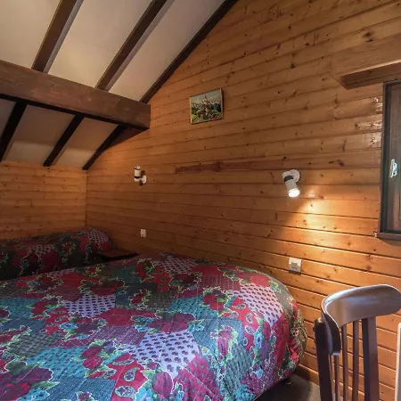 Lovely Chalet In With Balcony * 라브레세