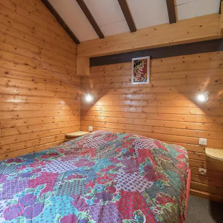 샬레 Lovely Chalet In With Balcony