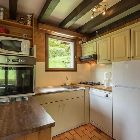 Lovely Chalet In With Balcony * 라브레세